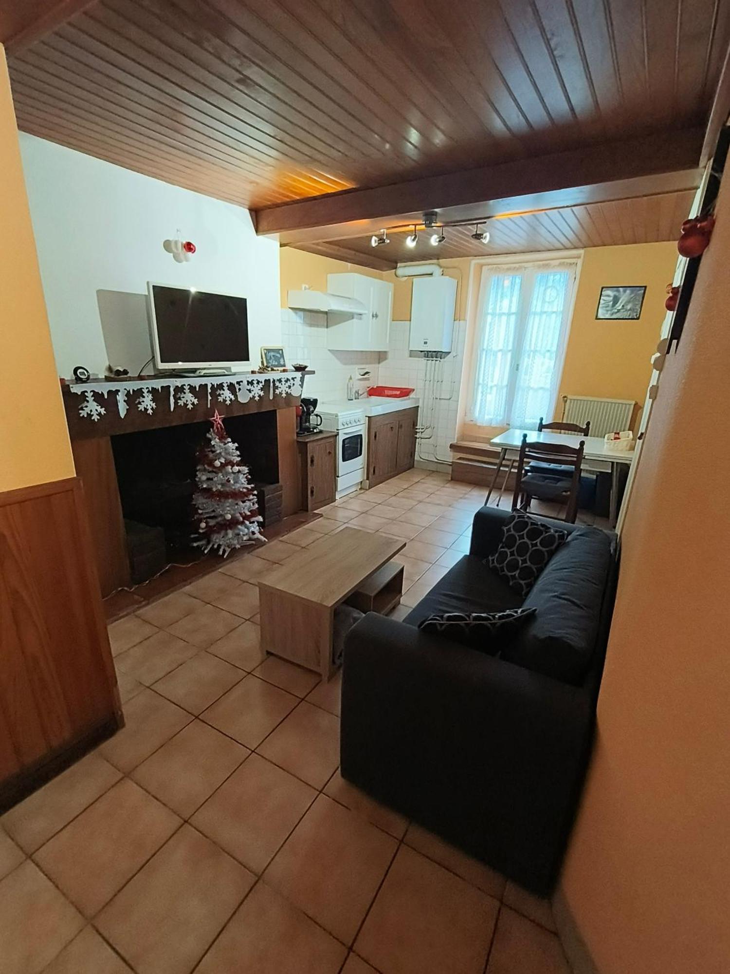 Appartement Plein Sud Au Rdc Avec Terrasse Et Parking Bagnères-de-Bigorre Zewnętrze zdjęcie